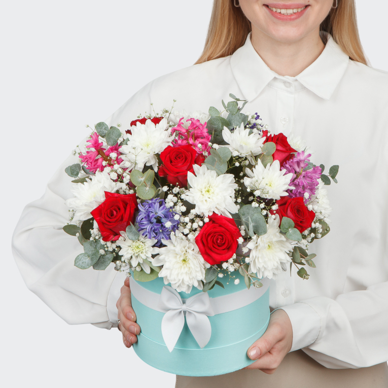 

Букет в коробке Сказка о цветах