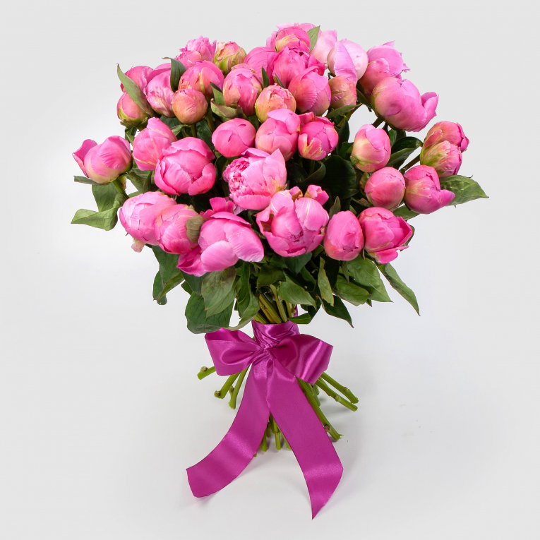 Букет из 35 пионов Розовая призма смородина розовая чудесная