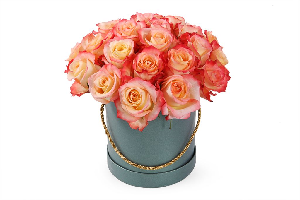 Букет 25 роз Кабаре в шляпной коробке коробка шляпная