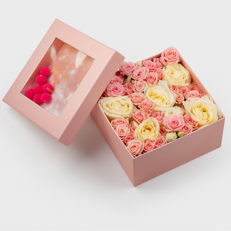 Розы в коробке Персиковое конфетти