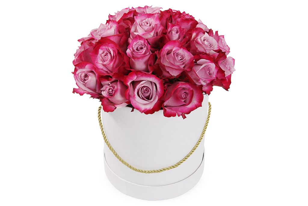 Букет 25 роз Дип Перпл в шляпной коробке букет прикосновение волшебства в шляпной коробке