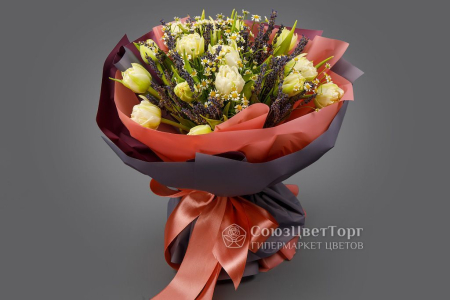 Букет с лавандой Весенний фейерверк