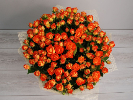 Букет 31 кустовая роза Мирабель