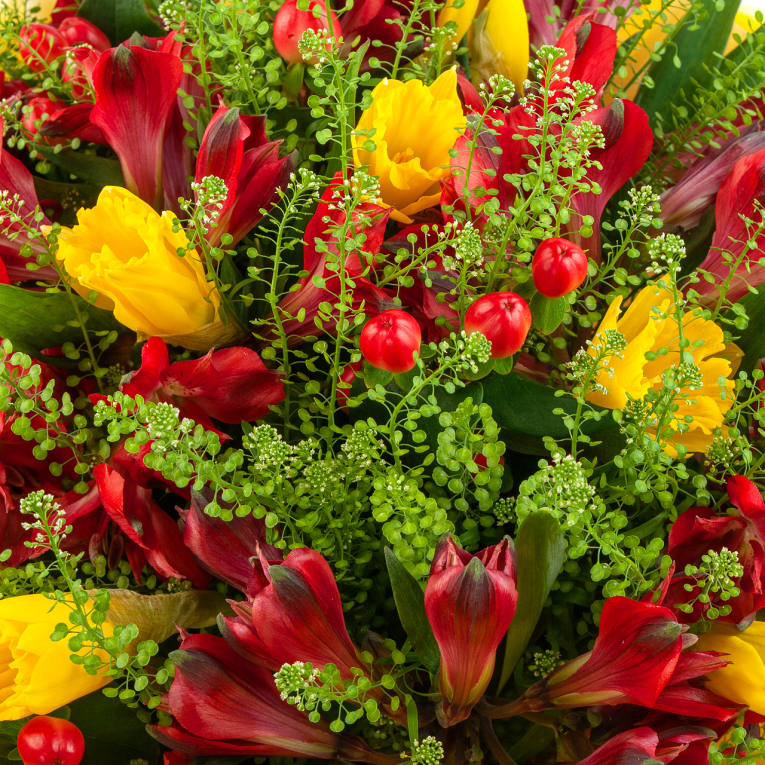 Букет Яркий май