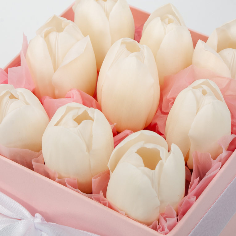 Тюльпаны в коробке Невинность весны