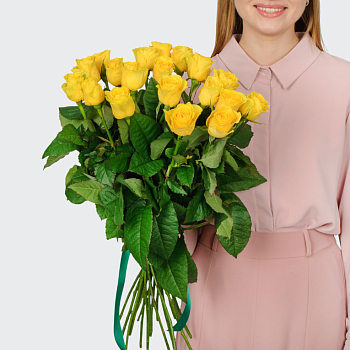 Букет 19 роз Илиос