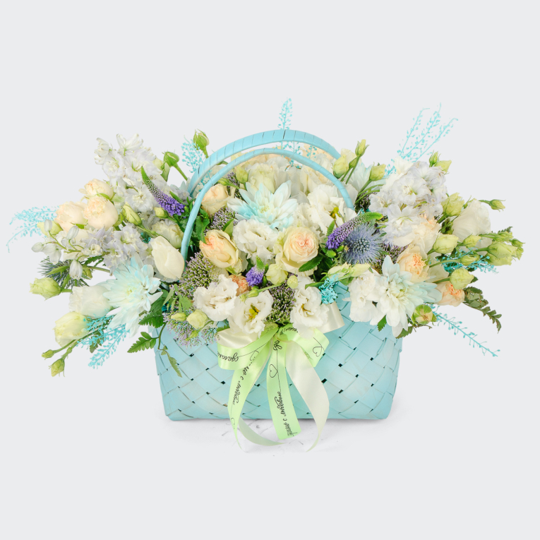 Букет в корзине Небо и облака