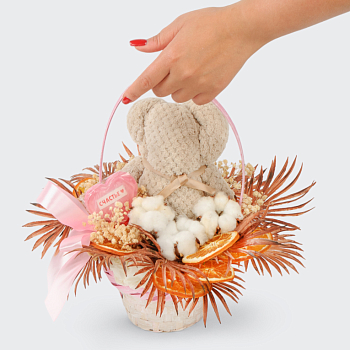 Композиция в корзине Цитрусовые объятия