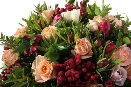 Букет Лесная ягода в шляпной коробке