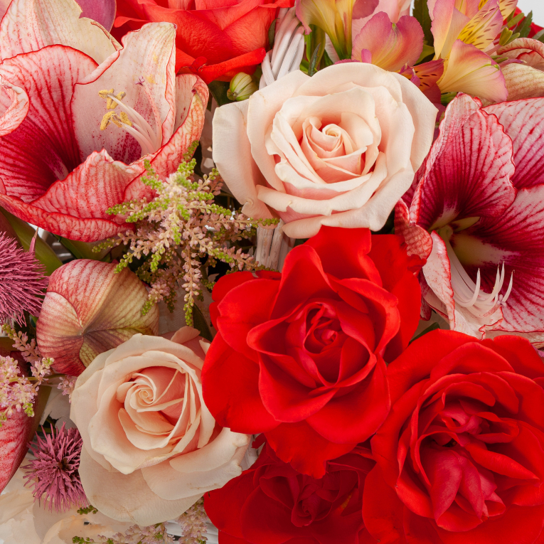 Букет в корзине Счастье в моменте