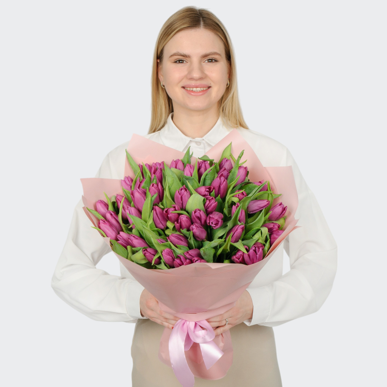 Букет 51 фиолетовый тюльпан