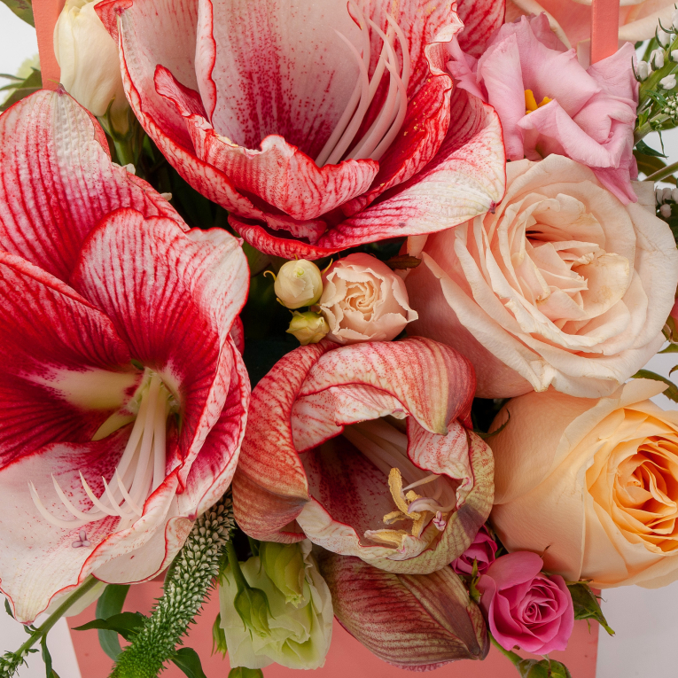 Букет в кашпо Нежный винтаж