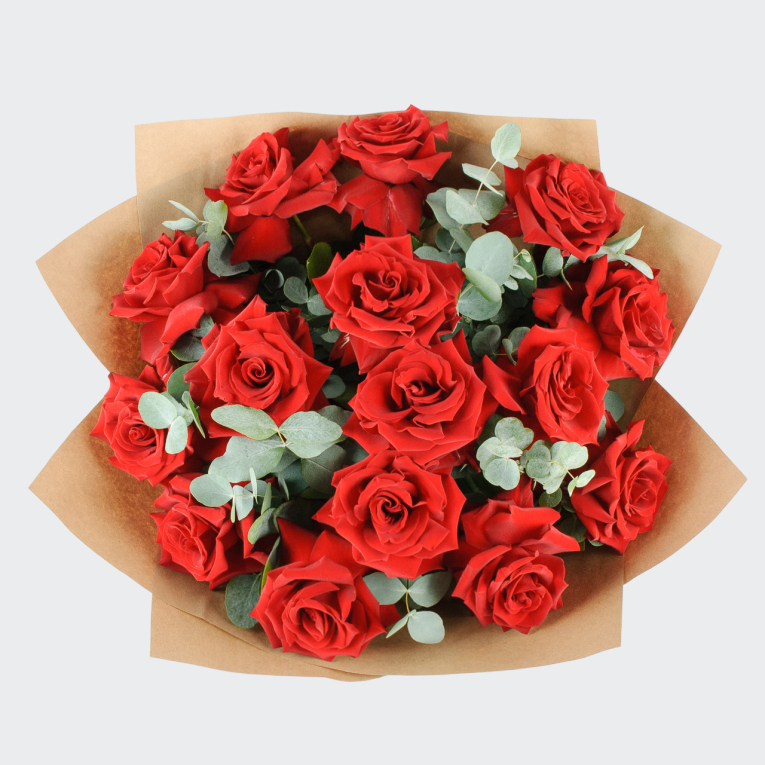 Букет из 15 красных роз Пламя страсти