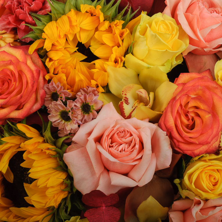 Букет в корзине Выше солнца