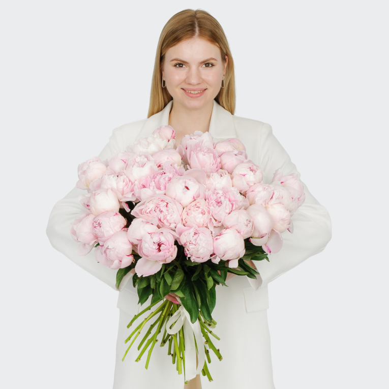 Букет из пионов 35 комплиментов