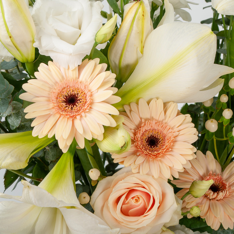 Букет в кашпо Счастье впереди