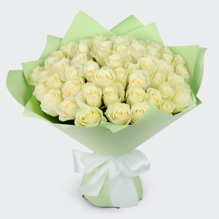 Букет из 51 розы Жемчужное ожерелье