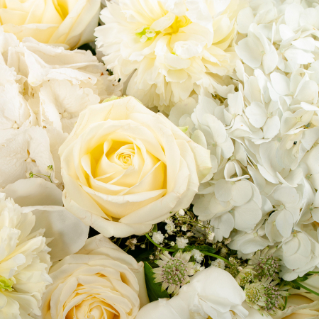 Букет в корзине Туманная долина