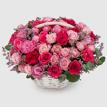 Букет в корзине Ласковая роскошь