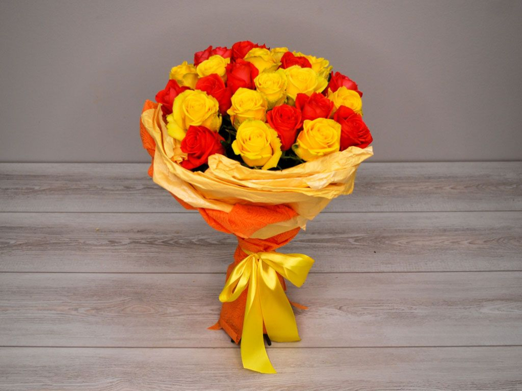 Букет 25 роз, желто-оранжевый микс