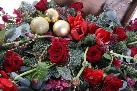 Букет Новогоднее сокровище в кашпо