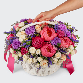 Букет в корзине По волнам любви