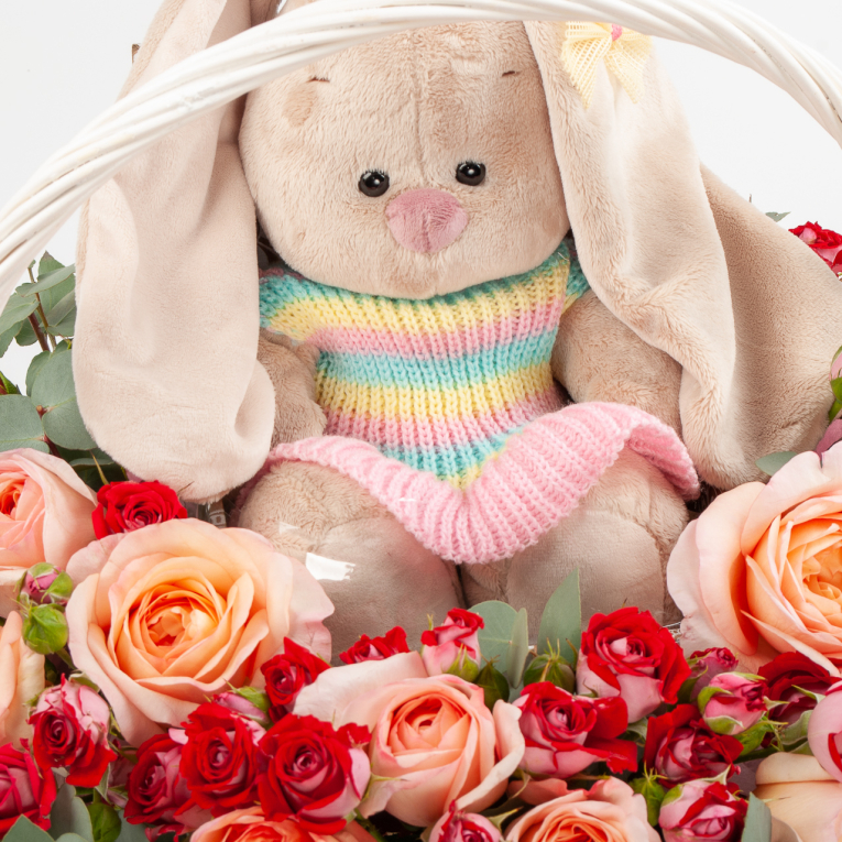 Букет в корзине Зайкина лужайка