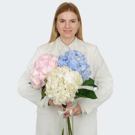Букет 3 гортензии Цветочные облака