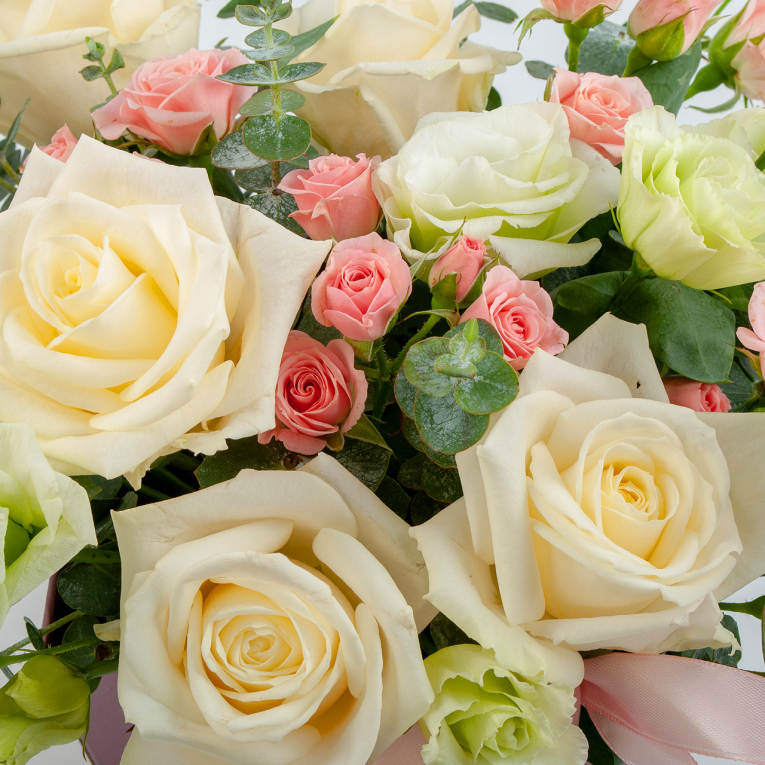 Композиция в кашпо Тихие чувства