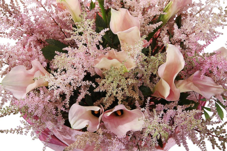 Букет с каллами Зефирный поцелуй