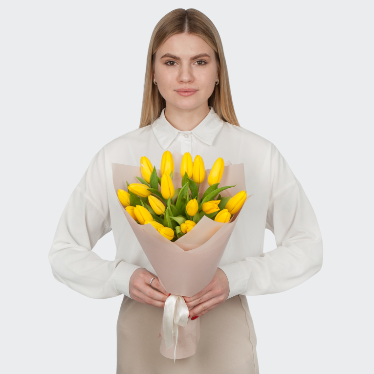 Букет 19 желтых тюльпанов