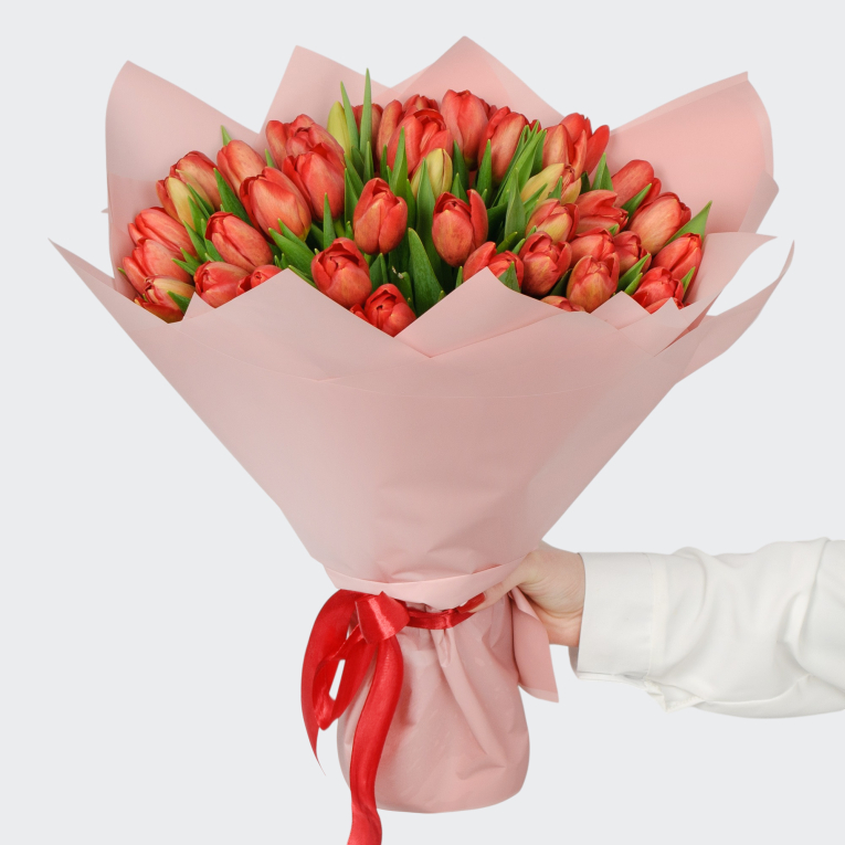 Букет 51 красных тюльпанов 