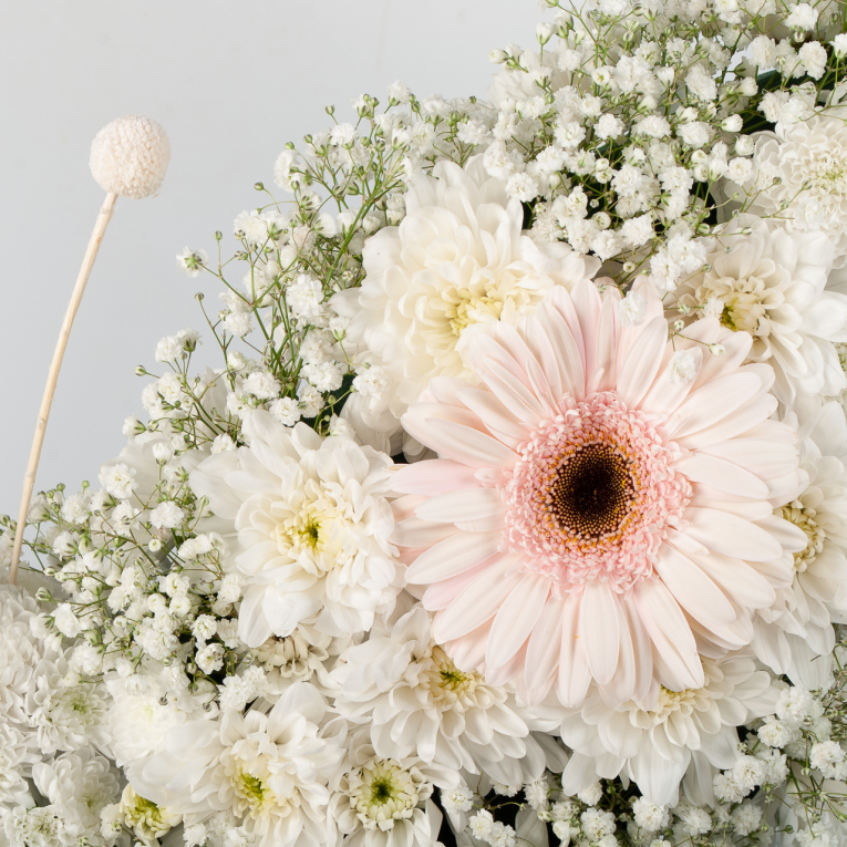 Композиция Белая бабочка