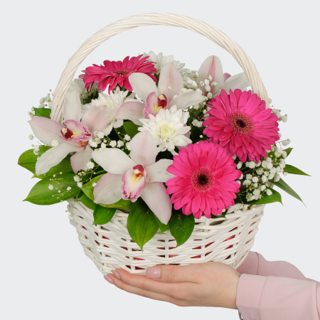 Букет в корзине Танец лепестков