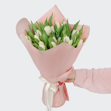 Букет 25 белых тюльпанов