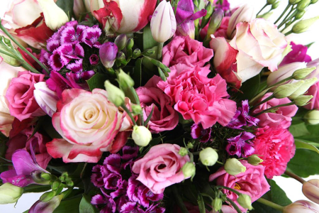 Букет Лакомка (фрезии, розы, тюльпаны)