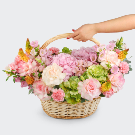 Букет в корзине Малиновый жемчуг