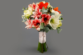 Букет с гиппеаструмами Хвост феникса