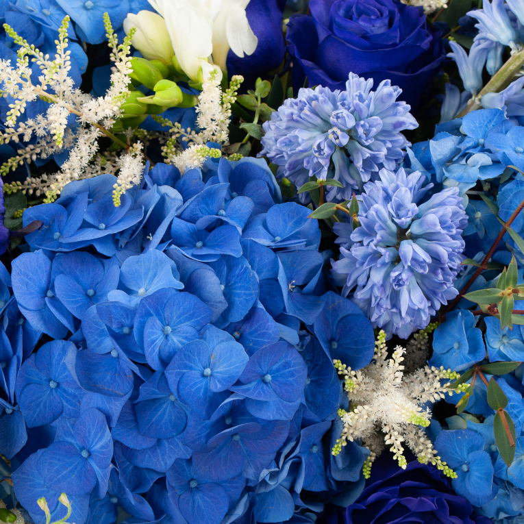 Букет в корзине Синяя вспышка