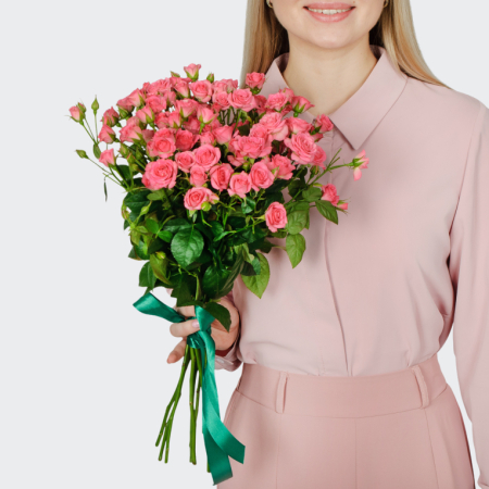 Букет 9 кустовых роз Лидия (50 см)