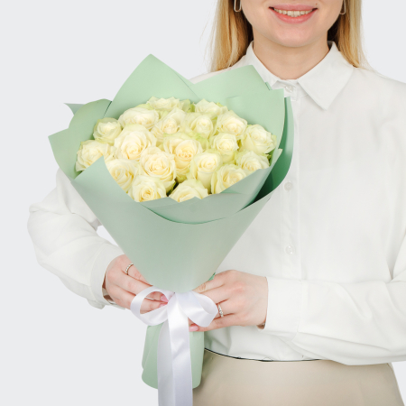 Букет из 19 роз Жемчужное ожерелье