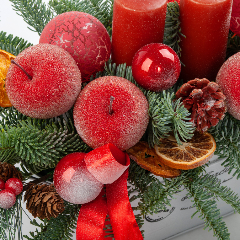 Композиция Яблоки на снегу