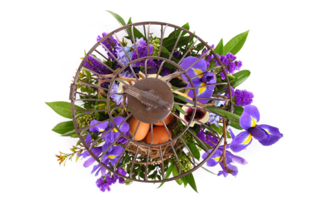 Композиция Первые гнезда в кашпо