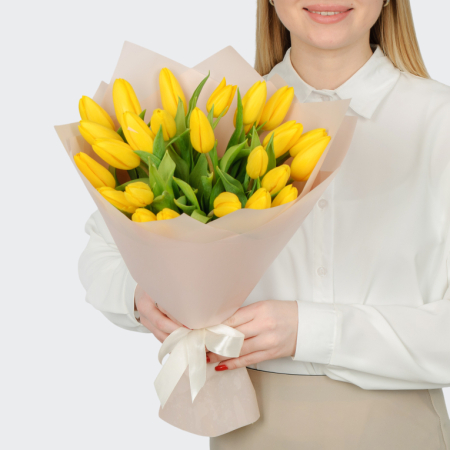 Букет 25 желтых тюльпанов