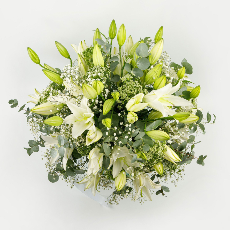 Букет с лилиями в коробке Беатриче