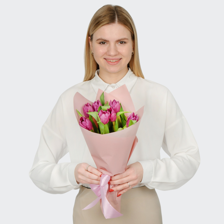 Букет 7 фиолетовых тюльпанов