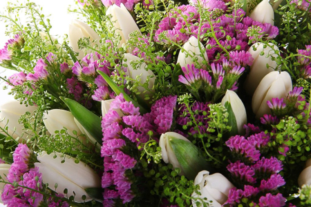 Букет белых тюльпанов Выше радуги