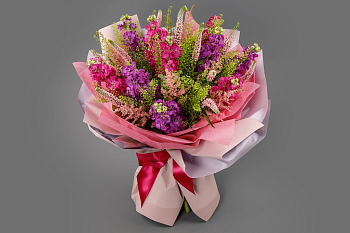 Букет с маттиолой Лесная фея