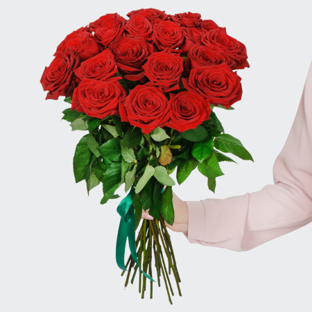 Букет 21 красной розы Ред Наоми (60 см)