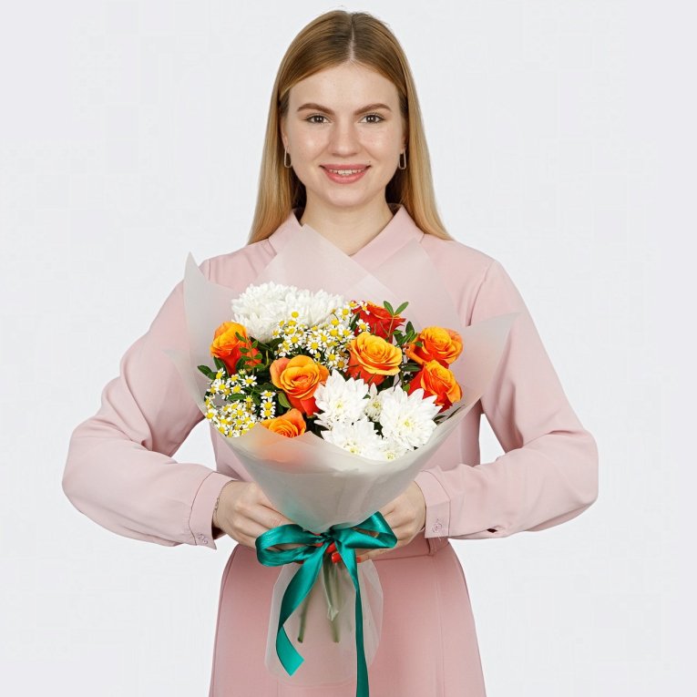 Букет с розами и хризантемами Серенада заката